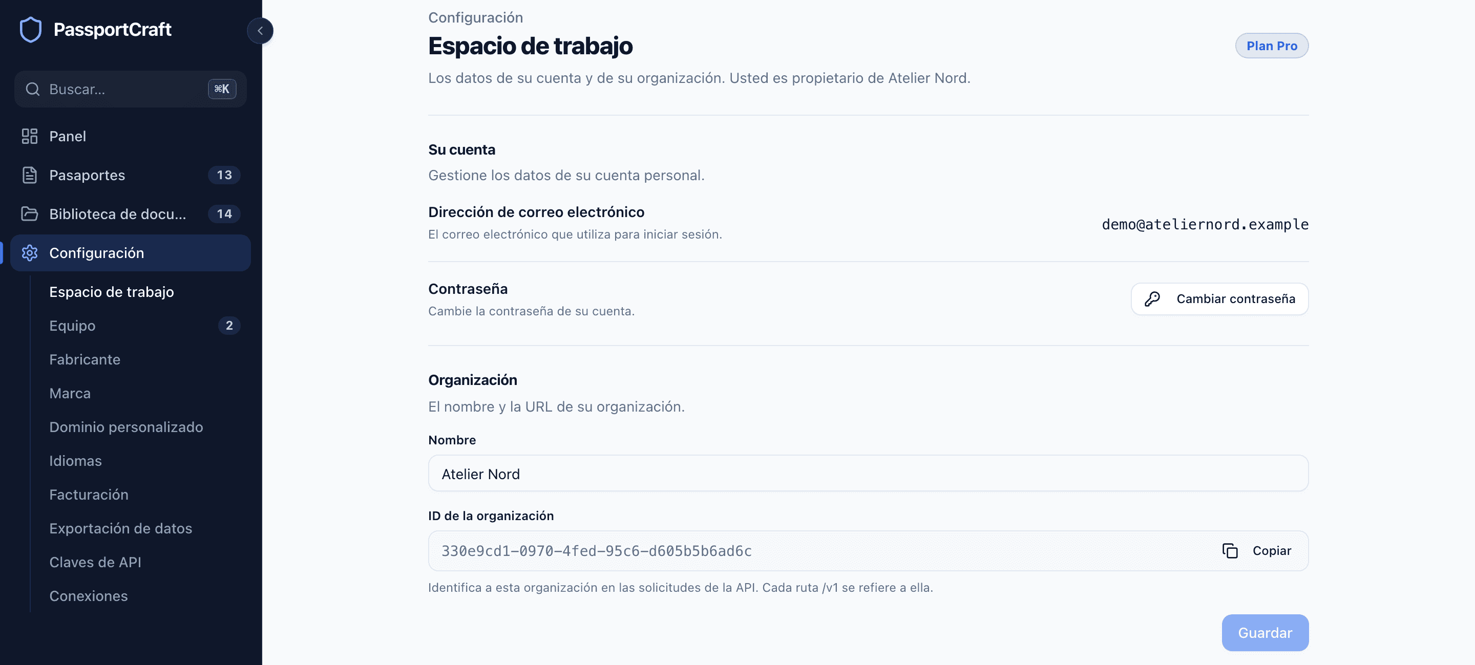 La sección Espacio de trabajo, con la insignia del plan, el correo y la contraseña de la cuenta, y el nombre y el identificador de la organización.