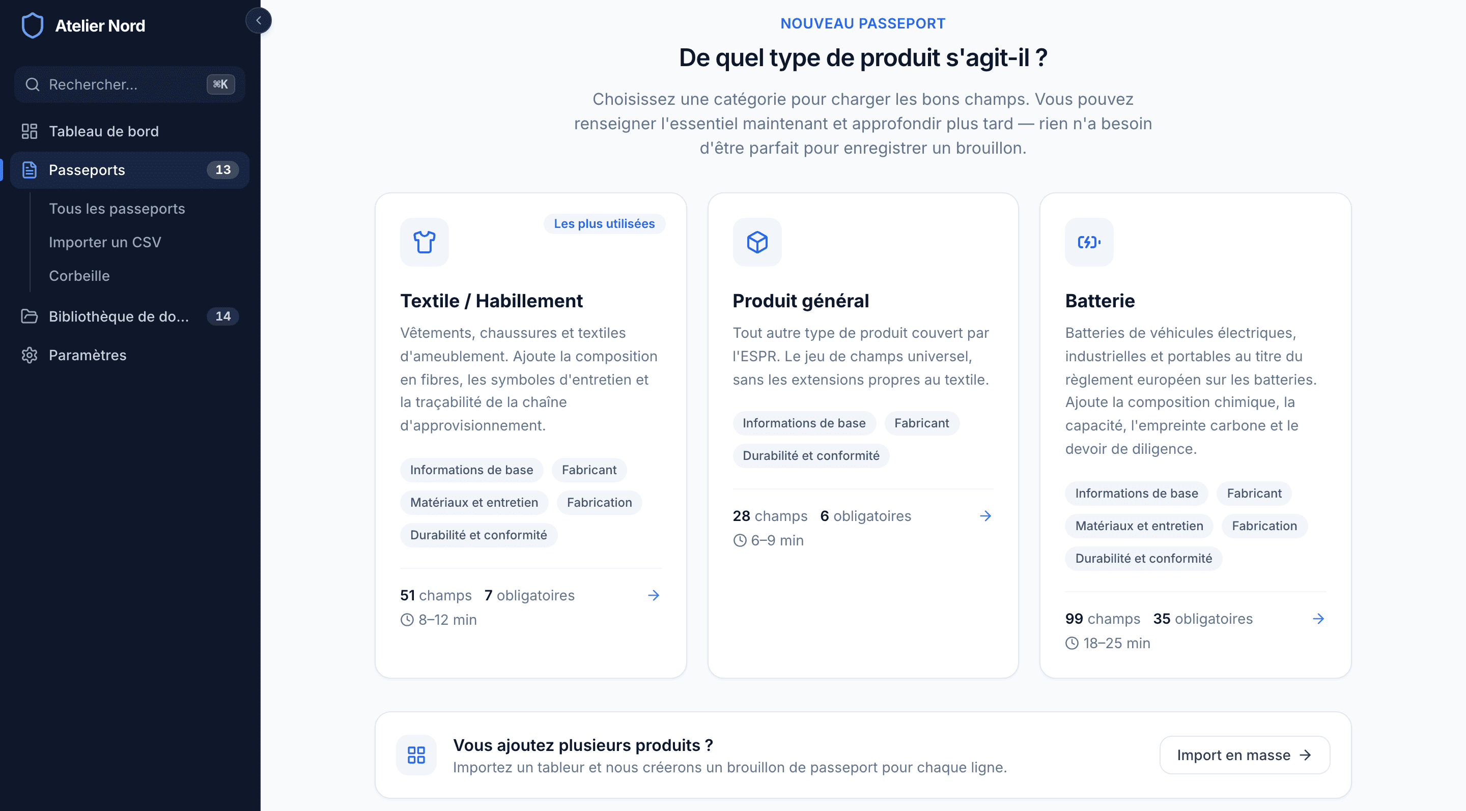 Le sélecteur de catégorie posant la question De quel type de produit s'agit-il ?, avec les cartes Textile / Habillement, Produit général et Batterie affichant le nombre de champs, le nombre de champs obligatoires et les durées estimées, ainsi que l'option Import en masse en dessous.