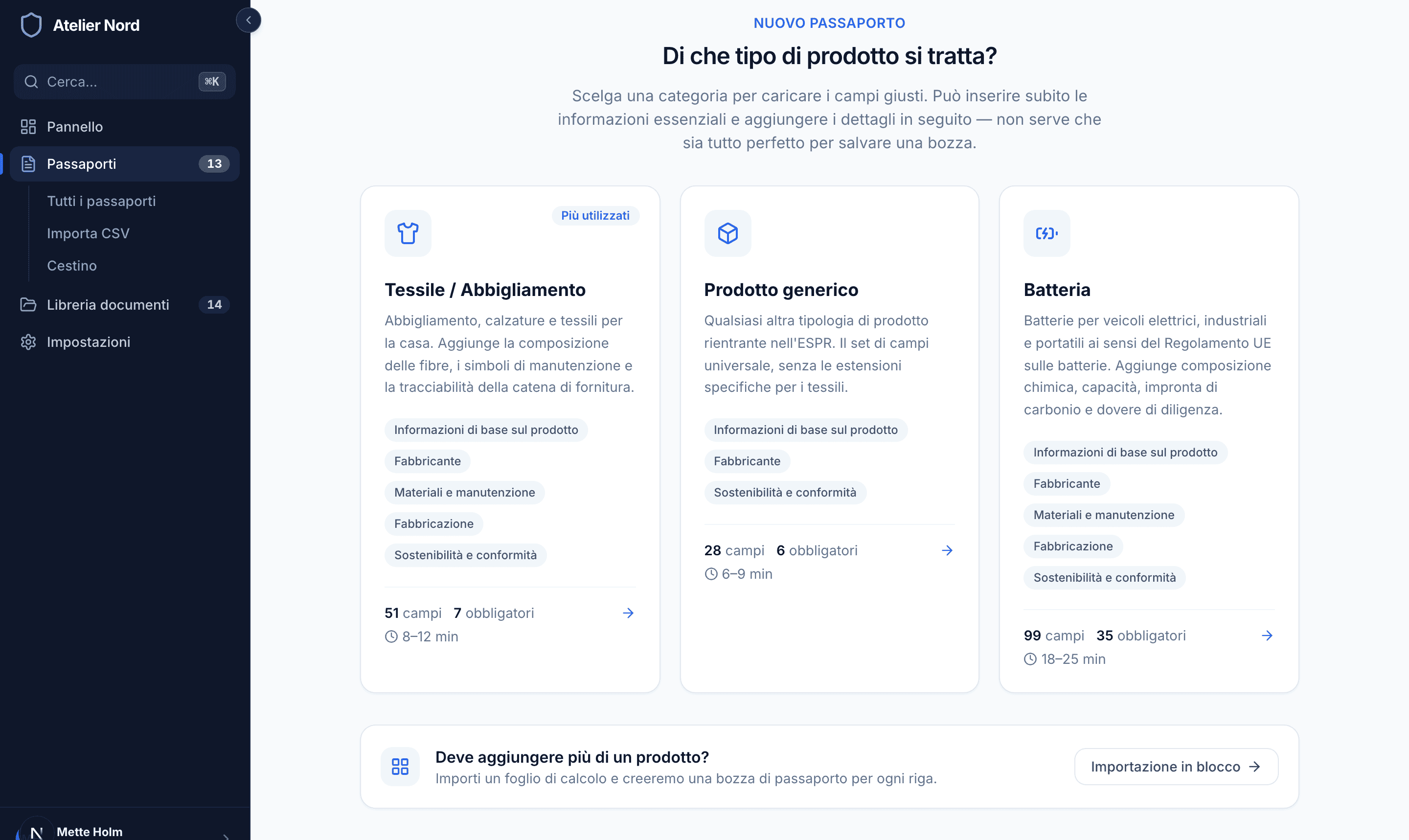 Il selettore di categoria che chiede Di che tipo di prodotto si tratta?, con le schede Tessile / Abbigliamento, Prodotto generico e Batteria che mostrano il numero di campi, il numero di campi obbligatori e i tempi stimati, e l'opzione Importazione in blocco sotto.