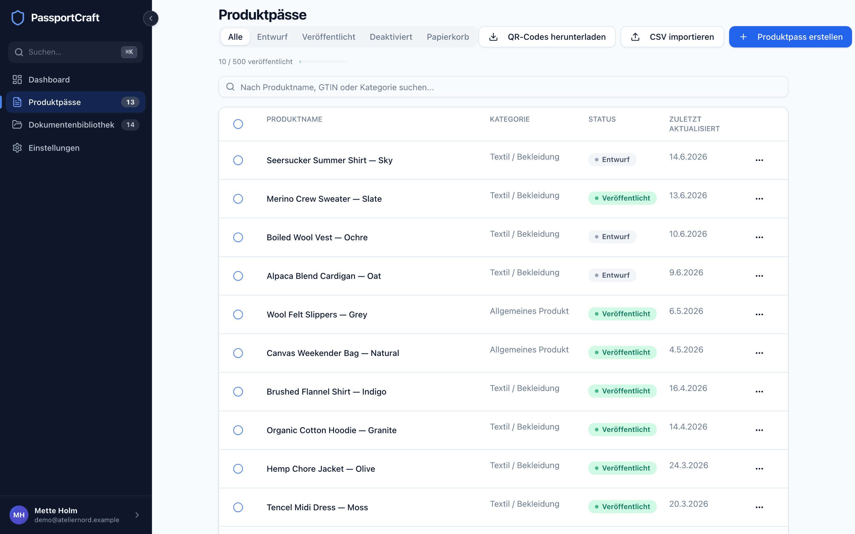 Die Liste Produktpässe mit der Seitenleiste, der Schaltfläche Produktpass erstellen und einer Tabelle mit Entwürfen und veröffentlichten Produktpässen.
